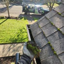 Roof-Gutter-Cleaning-in-Springfield-Oregon 0